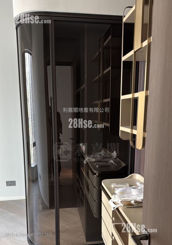 Henley Park Sell 604 ft²