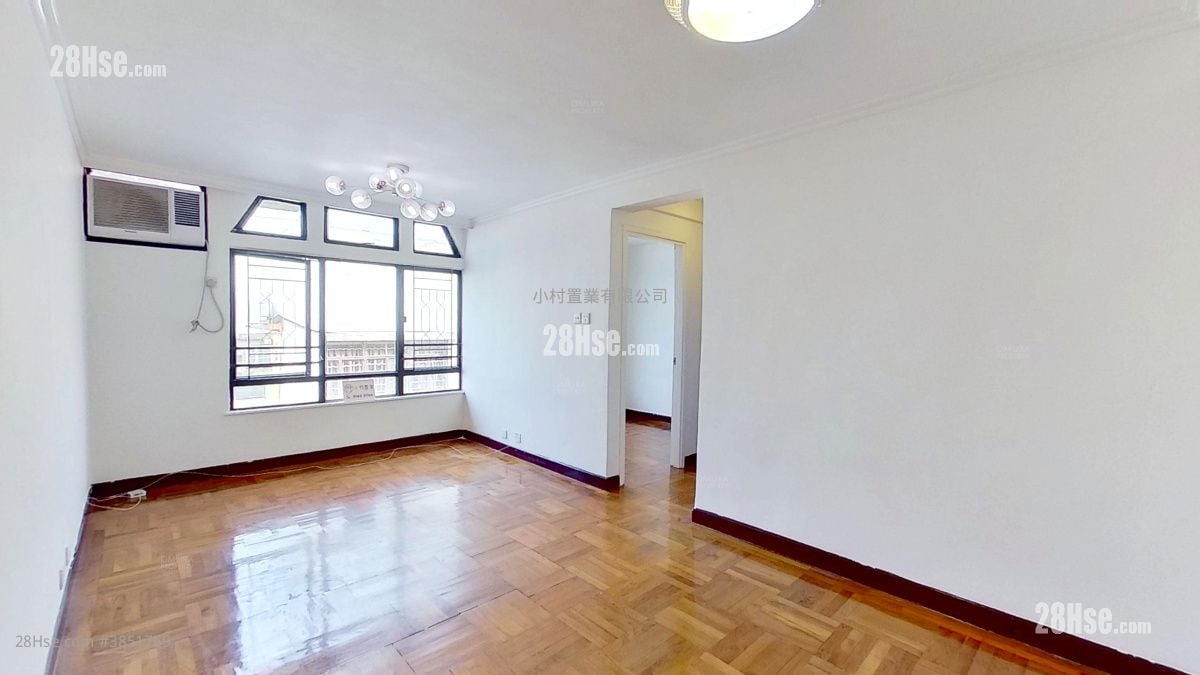 living room: Yin Court Rental 3 Bedrooms , 2 Bathrooms 587 ft²
