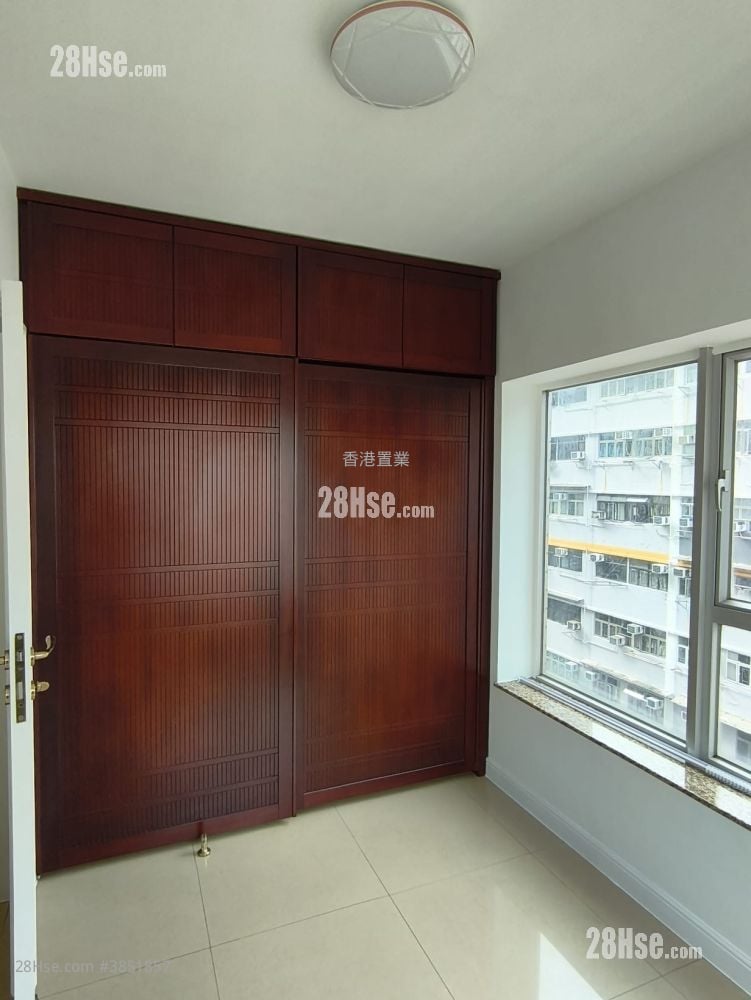 Sky Tower Rental 2 Bedrooms , 1 Bathroom 522 ft²