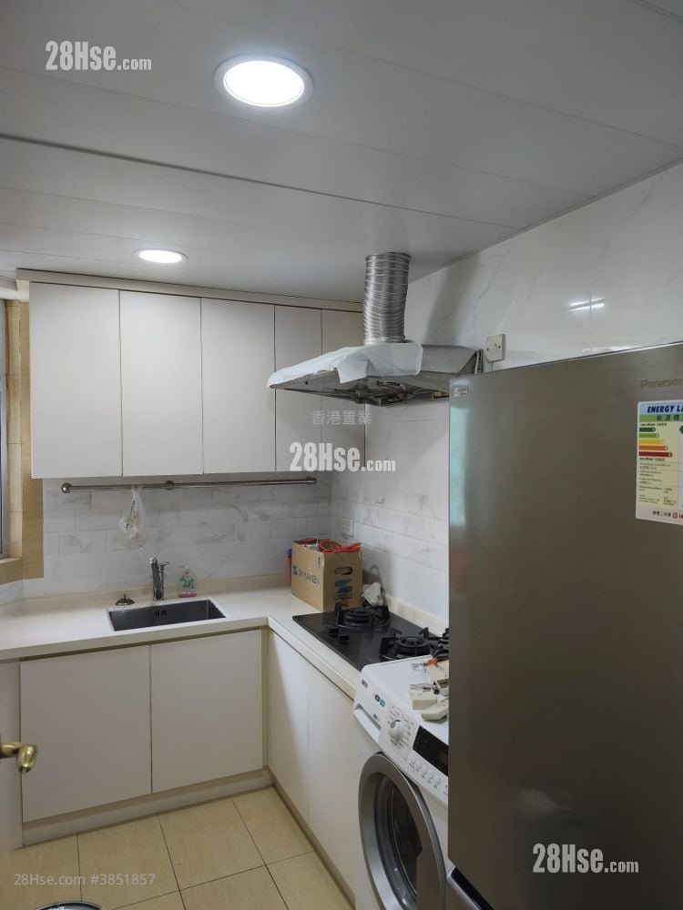 Sky Tower Rental 2 Bedrooms , 1 Bathroom 522 ft²