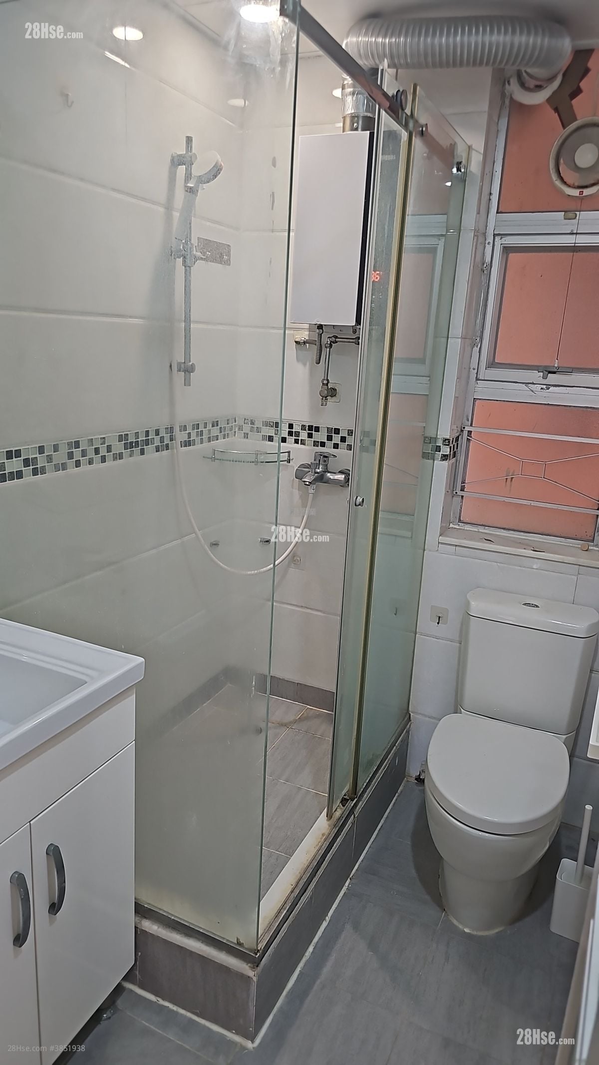 Amoy Gardens Rental 2 Bedrooms , 1 Bathroom 375 ft²