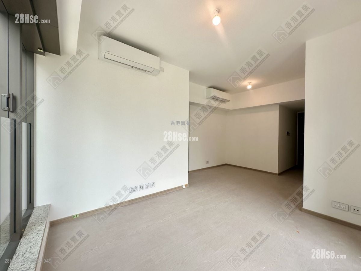 The Southside Sell 3 Bedrooms , 3 Bathrooms 813 ft²