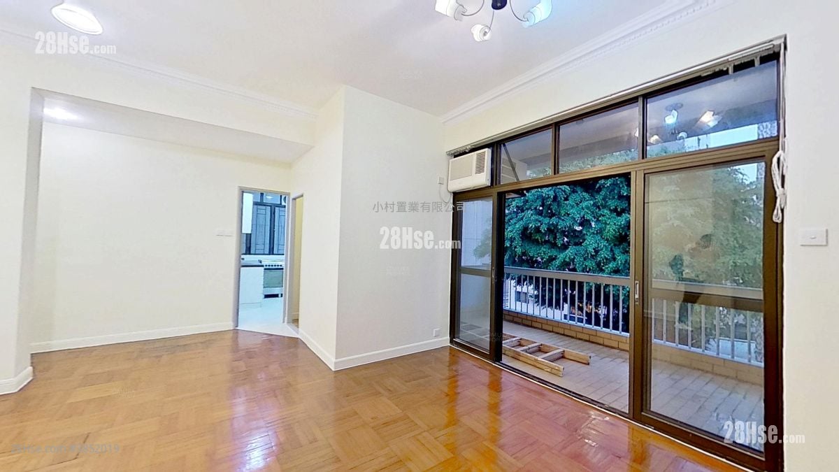 living room: 5-7 Belfran Road Rental 3 Bedrooms , 1 Bathroom 800 ft²