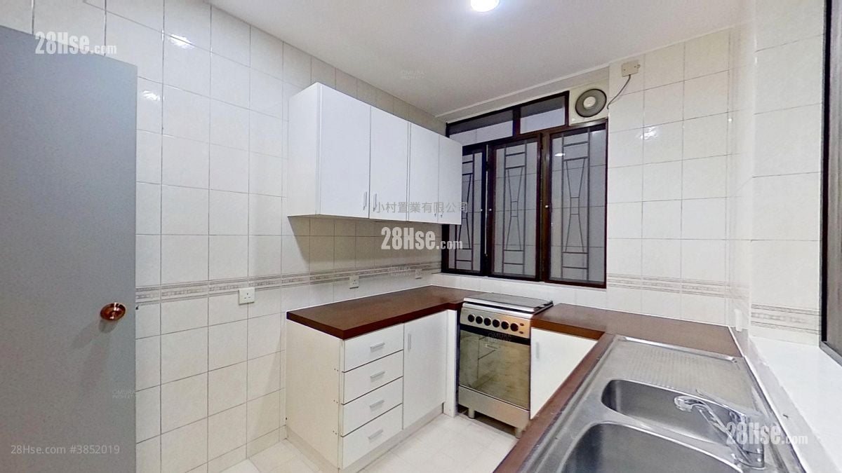 kitchen: 5-7 Belfran Road Rental 3 Bedrooms , 1 Bathroom 800 ft²