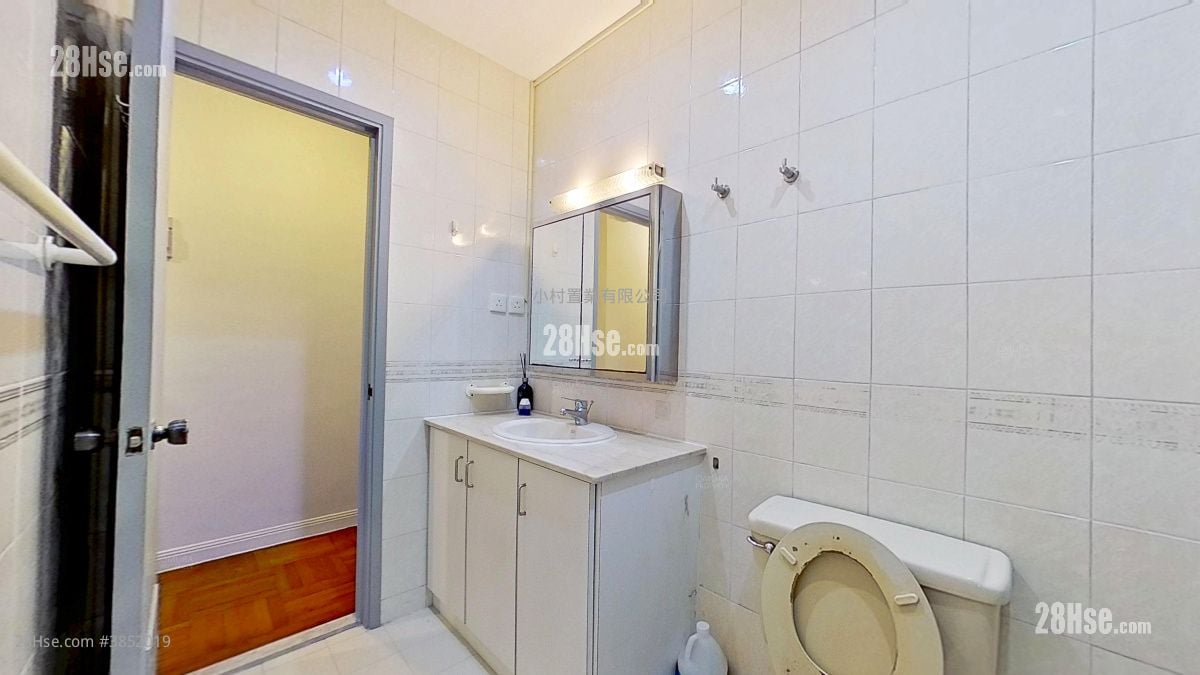 bathroom: 5-7 Belfran Road Rental 3 Bedrooms , 1 Bathroom 800 ft²