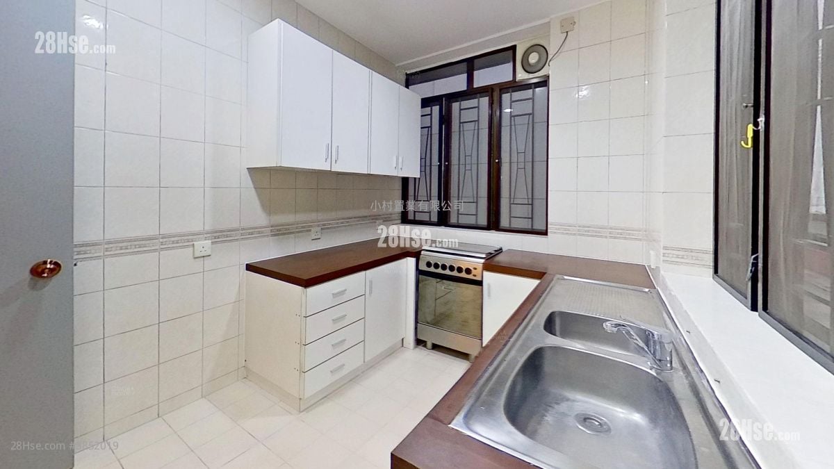 kitchen: 5-7 Belfran Road Rental 3 Bedrooms , 1 Bathroom 800 ft²