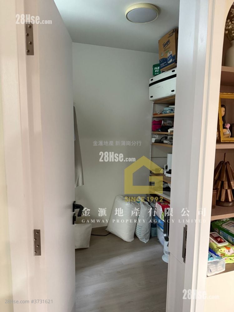 Kai Chuen Court Sell 2 Bedrooms , 1 Bathroom 441 ft²