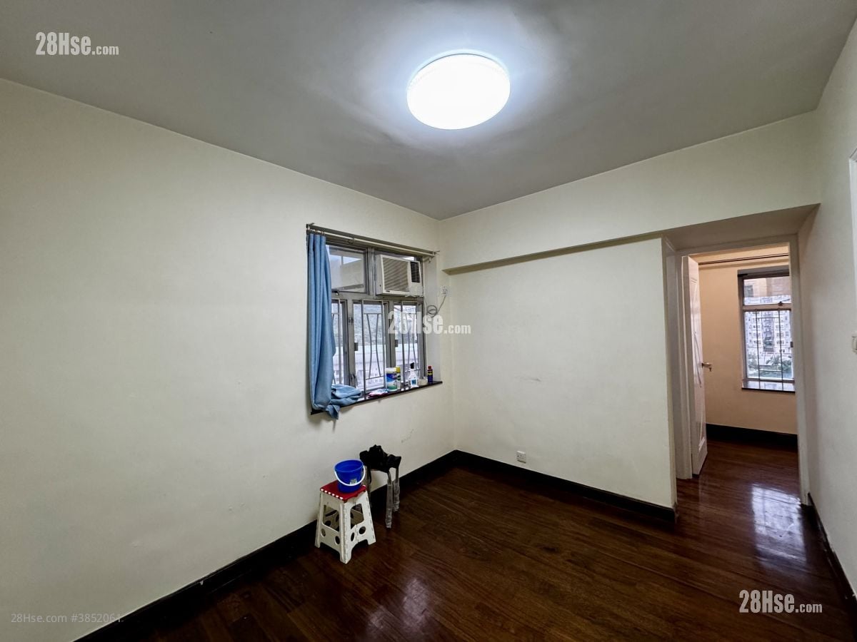 Springfield Garden Sell 2 Bedrooms , 1 Bathroom 321 ft²