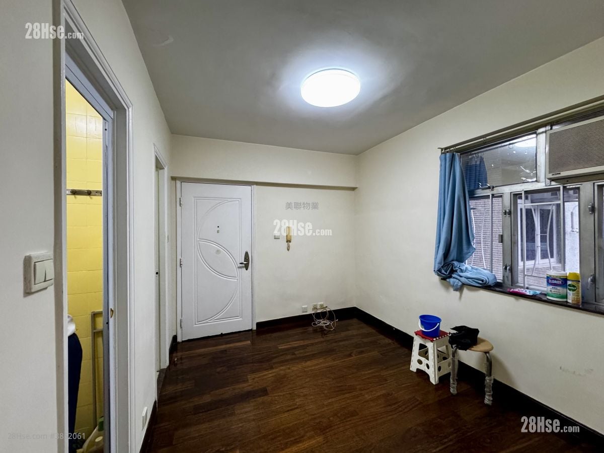 Springfield Garden Sell 2 Bedrooms , 1 Bathroom 321 ft²