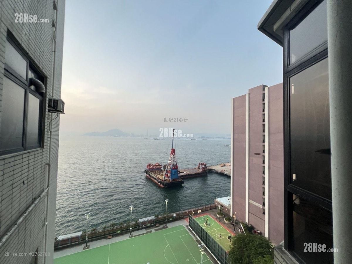 Regent Height Sell 3 Bedrooms , 2 Bathrooms 819 ft²