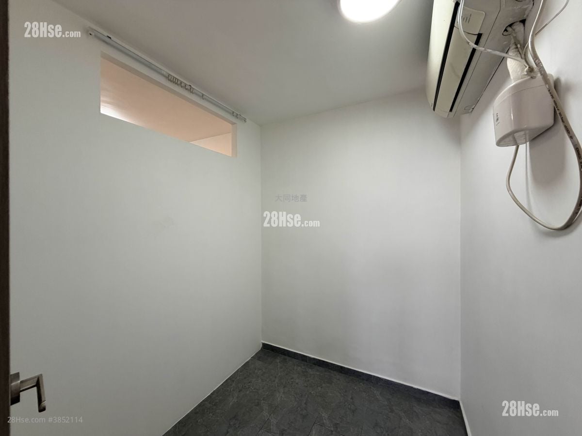 Mei Foo Sun Chuen Rental 4 Bedrooms , 1 Bathroom 664 ft²