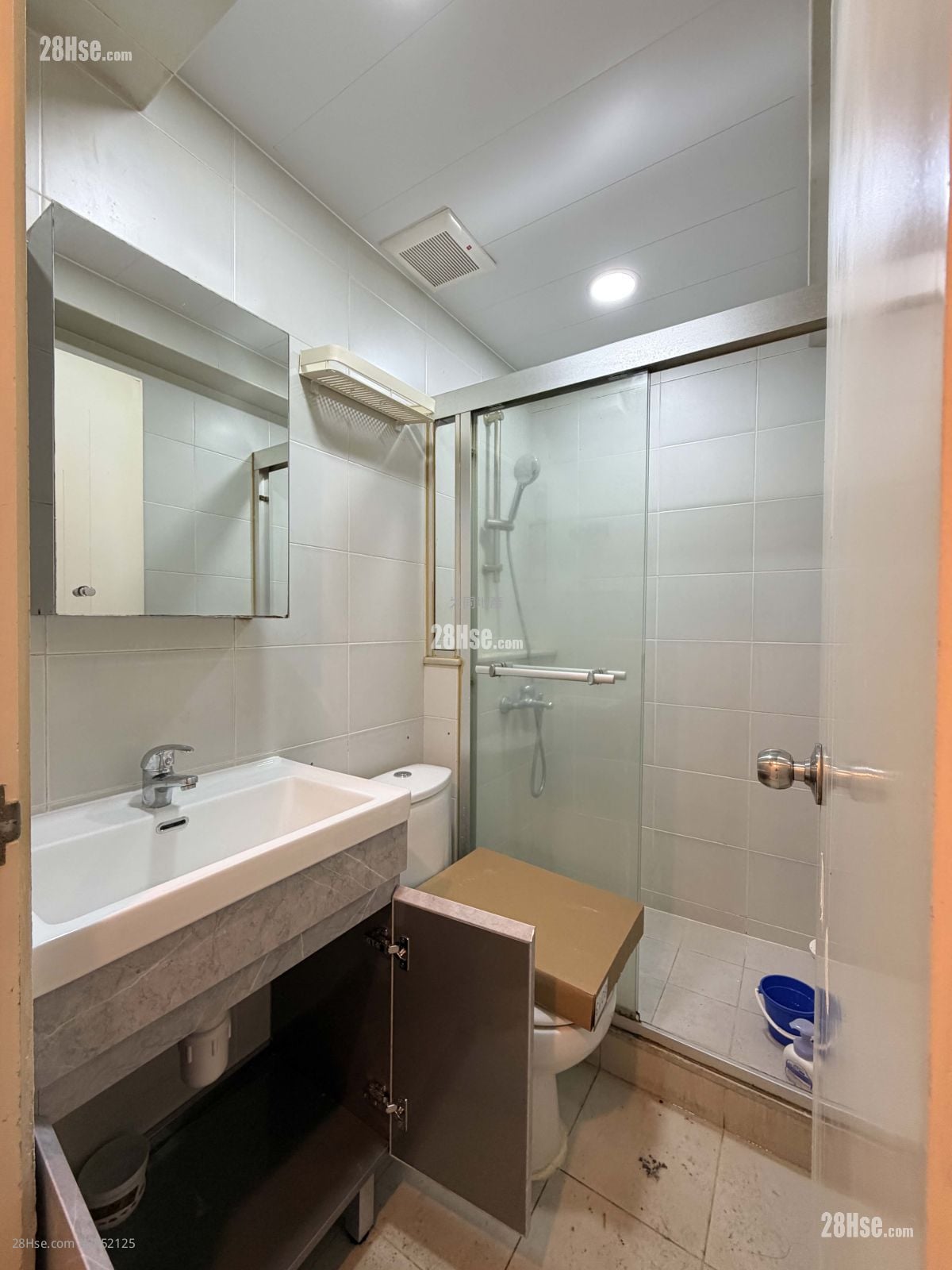 Mei Foo Sun Chuen Rental 4 Bedrooms , 2 Bathrooms 696 ft²