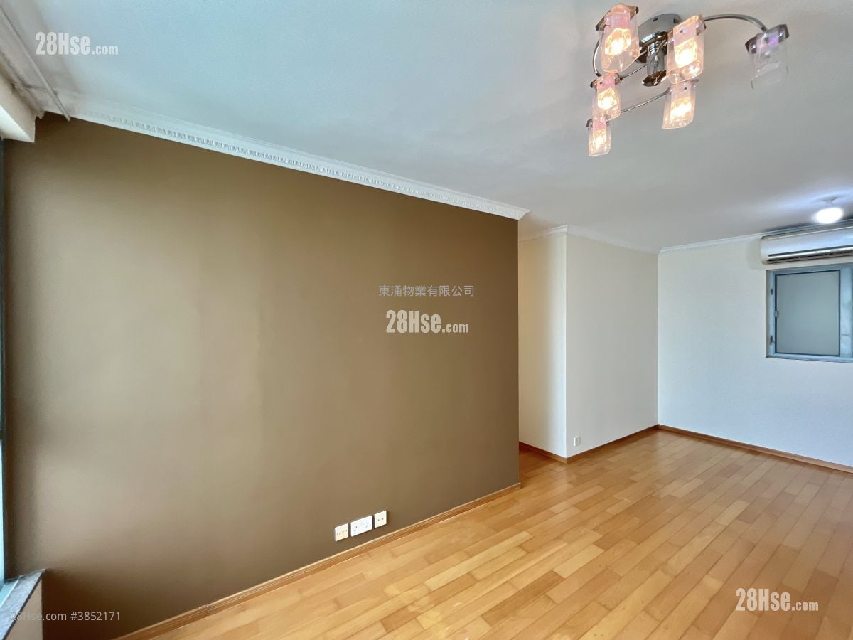 Seaview Crescent Rental 3 Bedrooms , 2 Bathrooms 854 ft²
