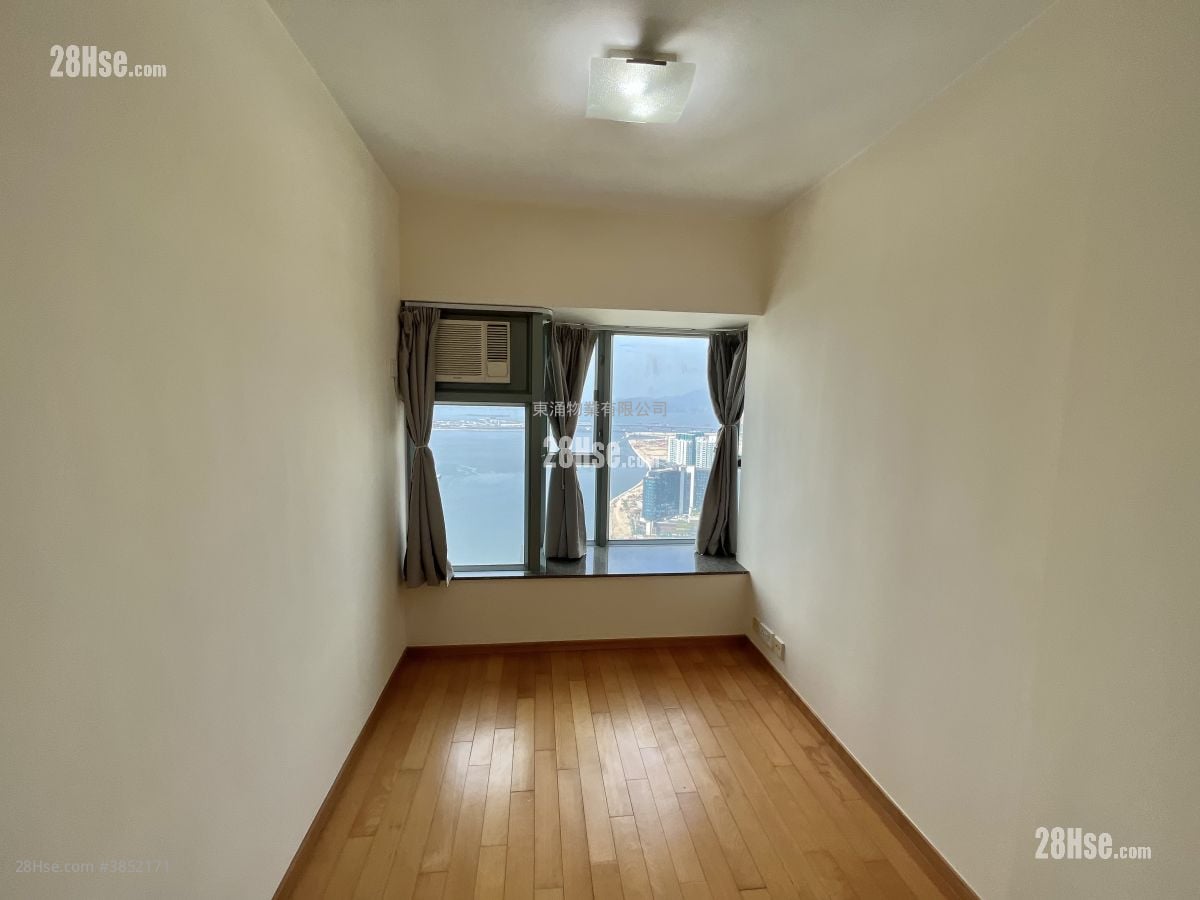 Seaview Crescent Rental 3 Bedrooms , 2 Bathrooms 854 ft²