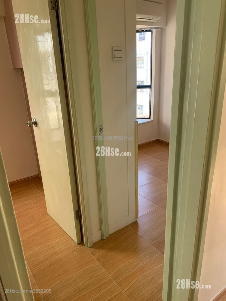 Shaukeiwan Plaza Rental 3 Bedrooms 445 ft²