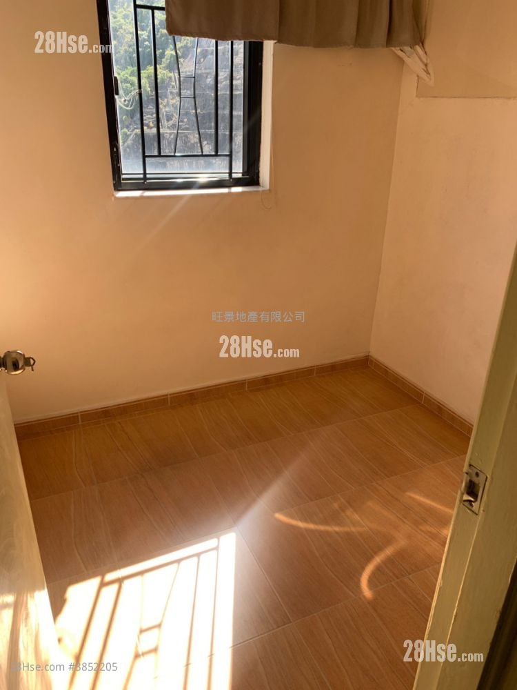 Shaukeiwan Plaza Rental 3 Bedrooms 445 ft²
