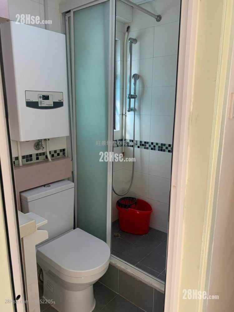 Shaukeiwan Plaza Rental 3 Bedrooms 445 ft²