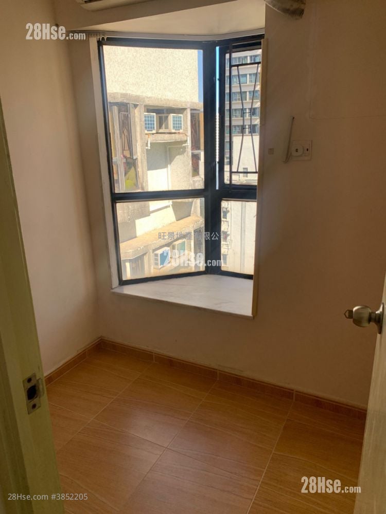Shaukeiwan Plaza Rental 3 Bedrooms 445 ft²