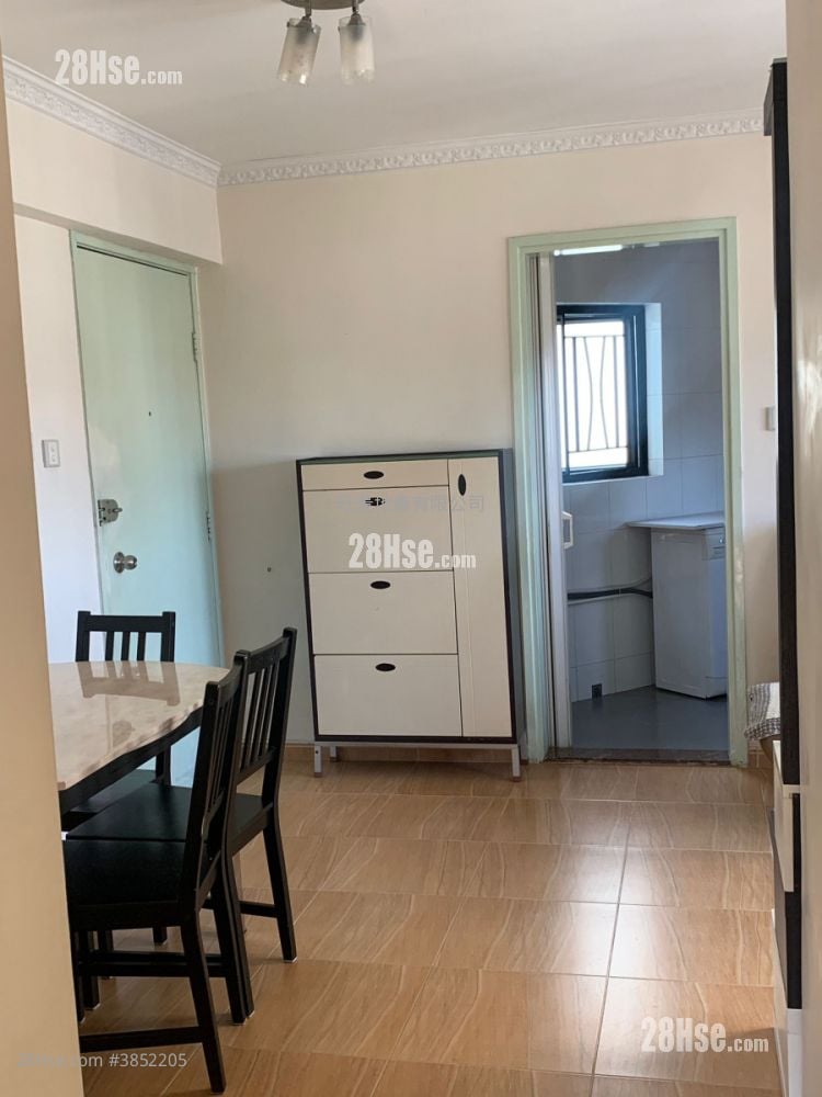 Shaukeiwan Plaza Rental 3 Bedrooms 445 ft²
