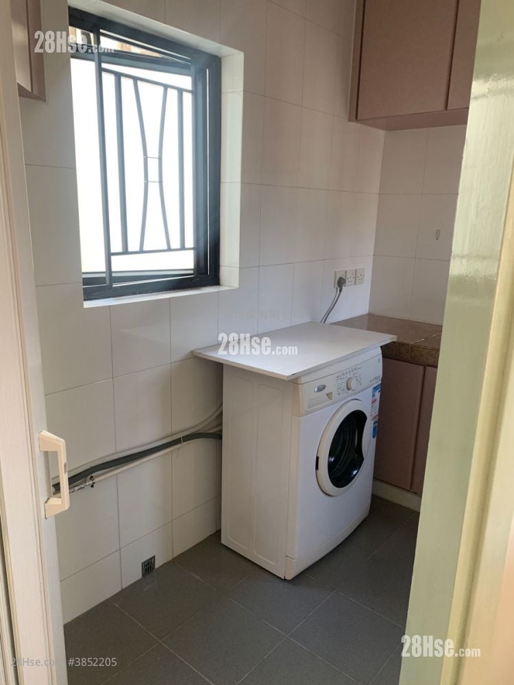 Shaukeiwan Plaza Rental 3 Bedrooms 445 ft²