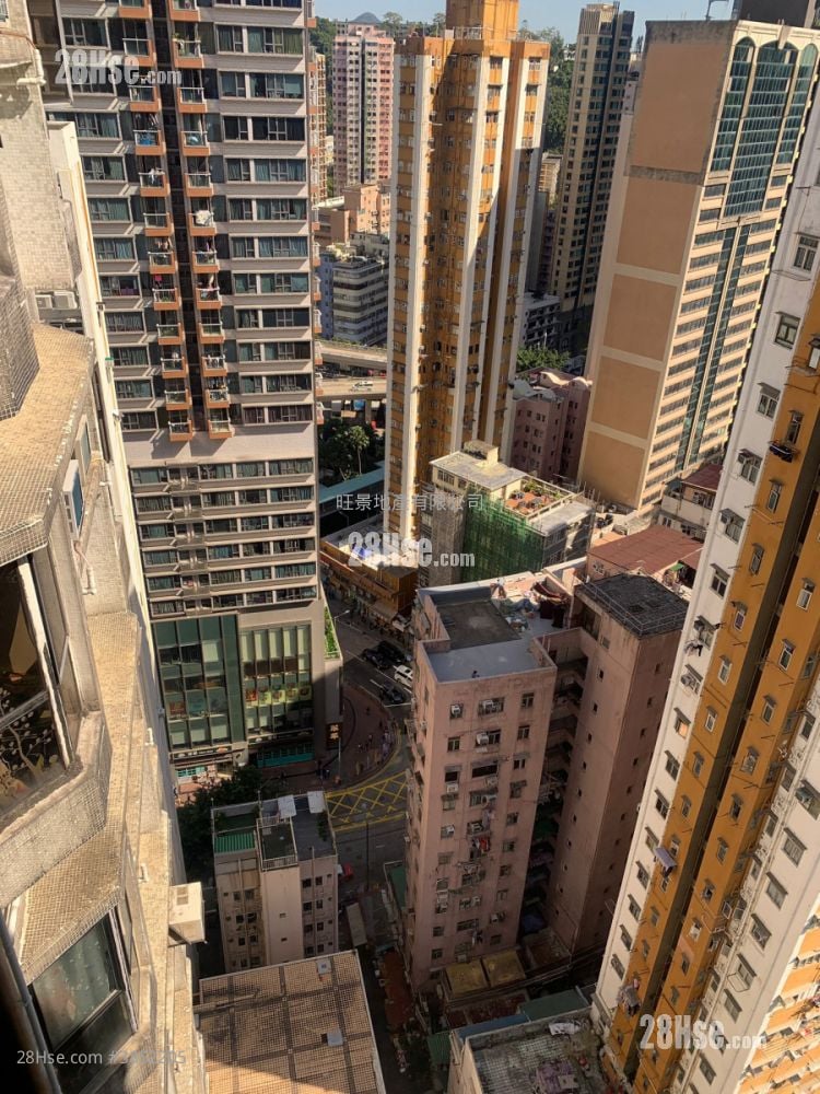 Shaukeiwan Plaza Rental 3 Bedrooms 445 ft²