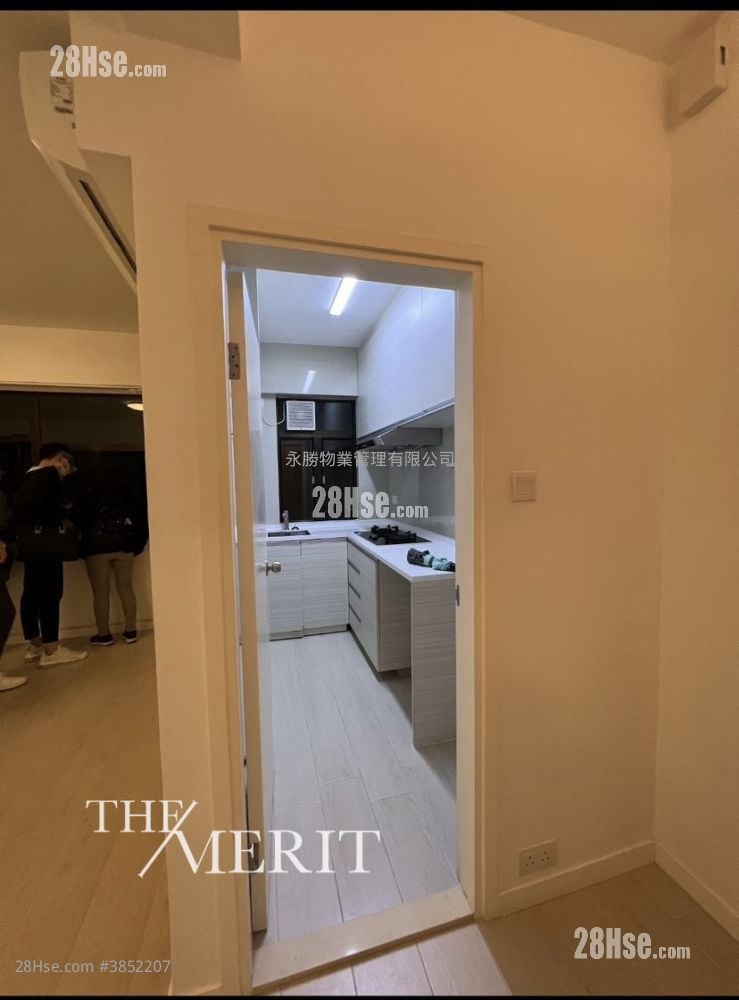 East Sun Mansion Rental 3 Bedrooms , 2 Bathrooms 659 ft²