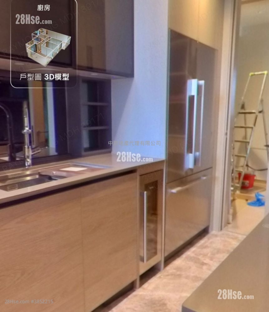 St. Michel Rental 967 ft²