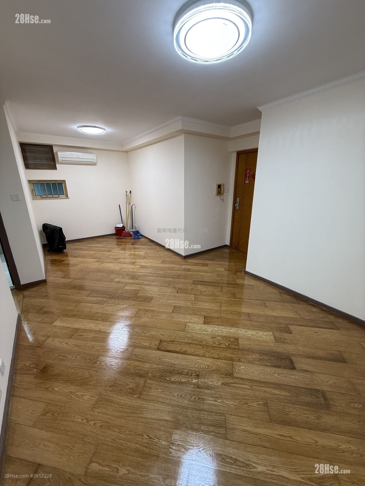 Harbour Place Rental 3 Bedrooms , 1 Bathroom 593 ft²