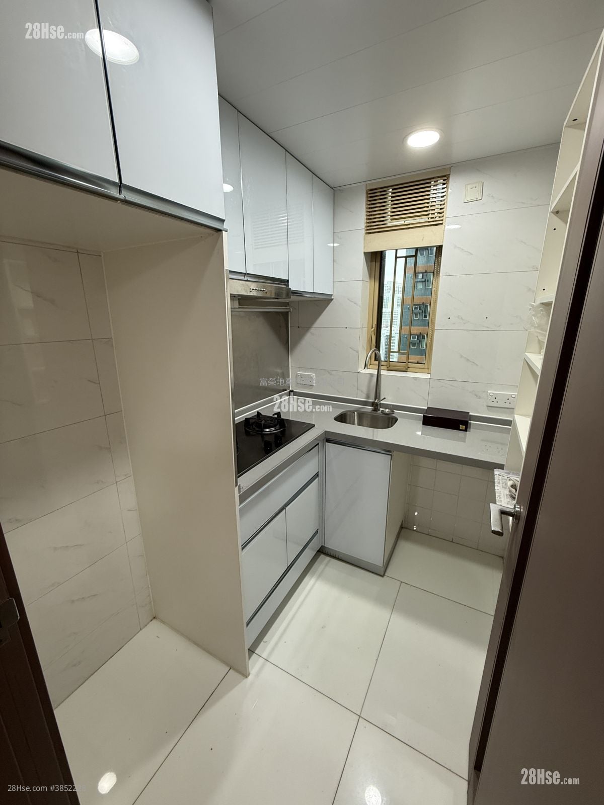Harbour Place Rental 3 Bedrooms , 1 Bathroom 593 ft²