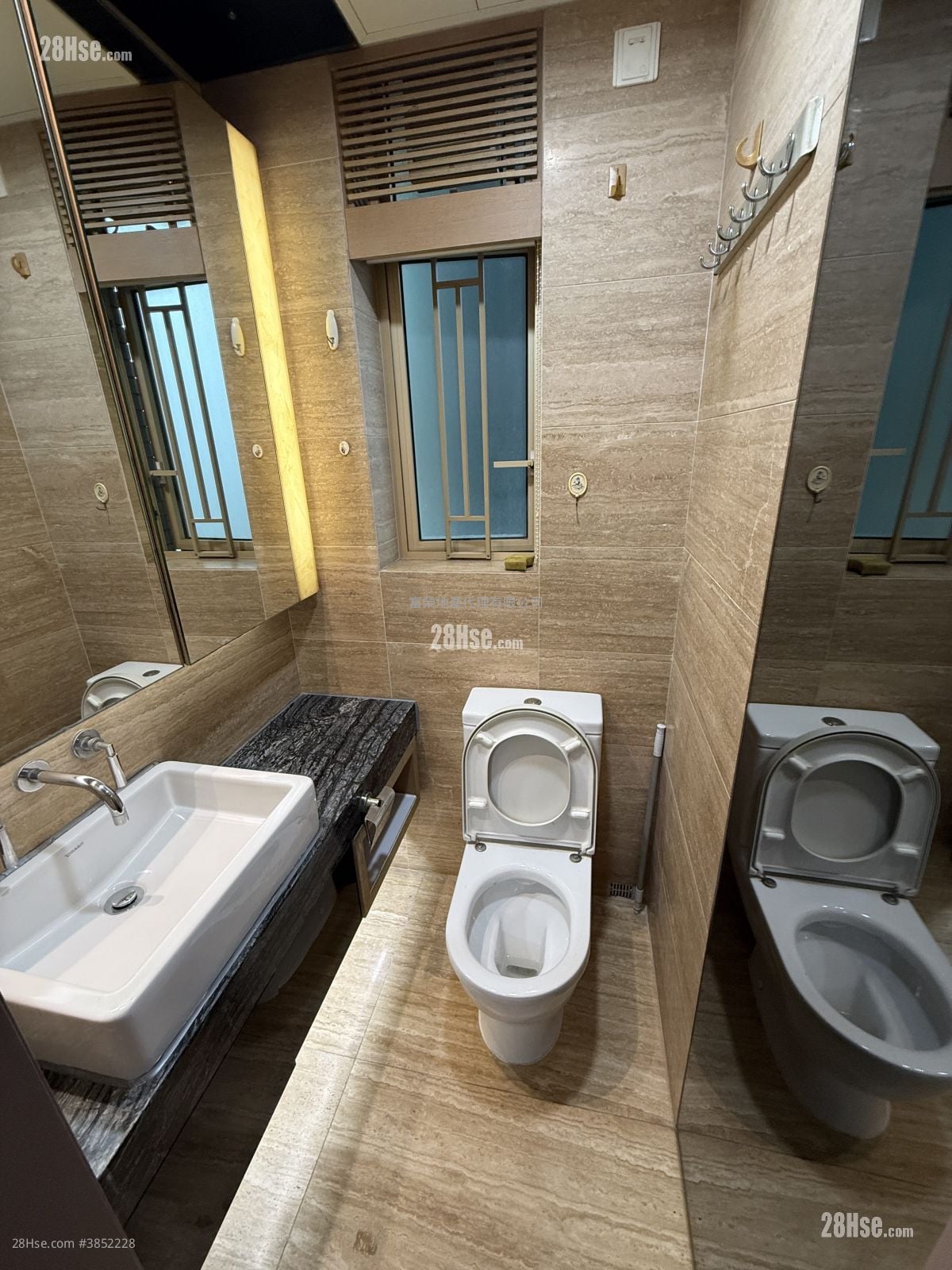 Harbour Place Rental 3 Bedrooms , 1 Bathroom 593 ft²