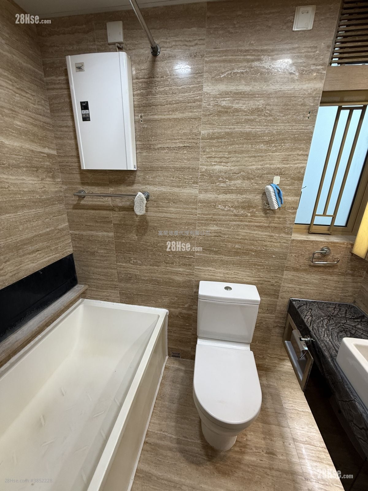 Harbour Place Rental 3 Bedrooms , 1 Bathroom 593 ft²
