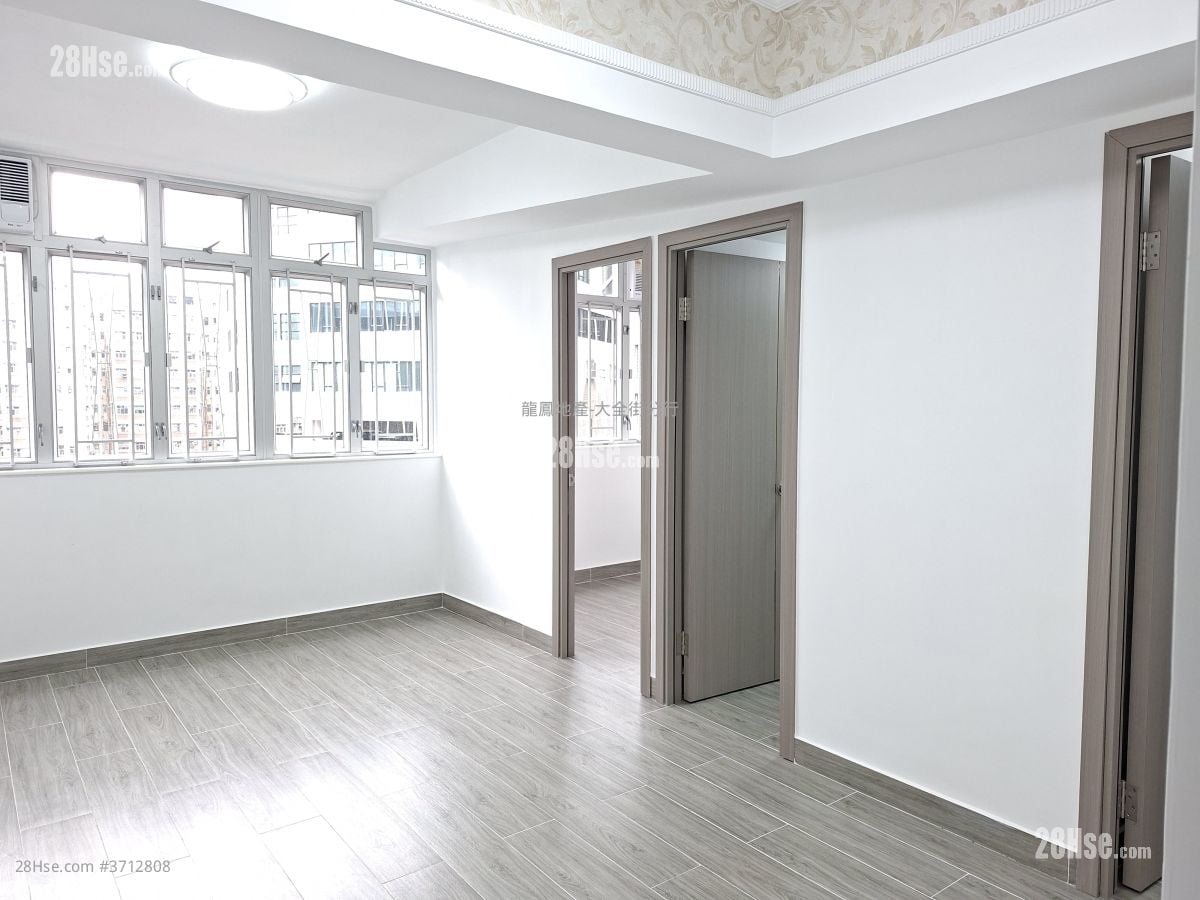 Peony House Sell 3 Bedrooms , 1 Bathroom 395 ft²