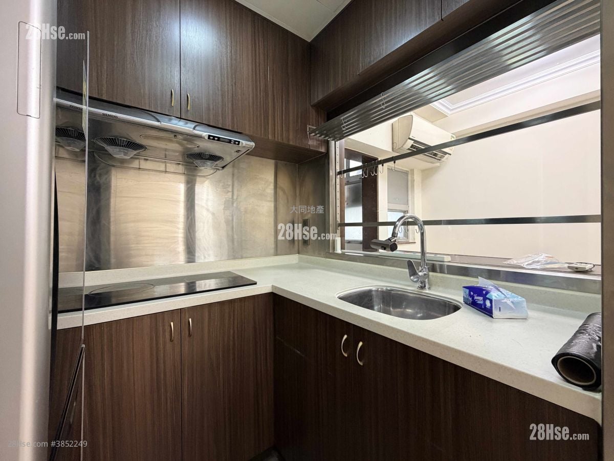 Mei Foo Sun Chuen Rental 2 Bedrooms , 1 Bathroom 464 ft²