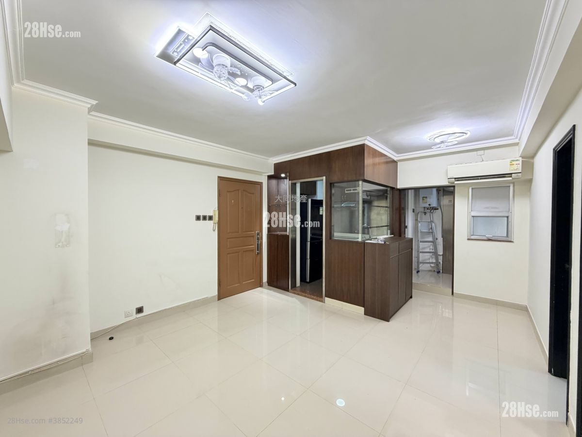 Mei Foo Sun Chuen Rental 2 Bedrooms , 1 Bathroom 464 ft²