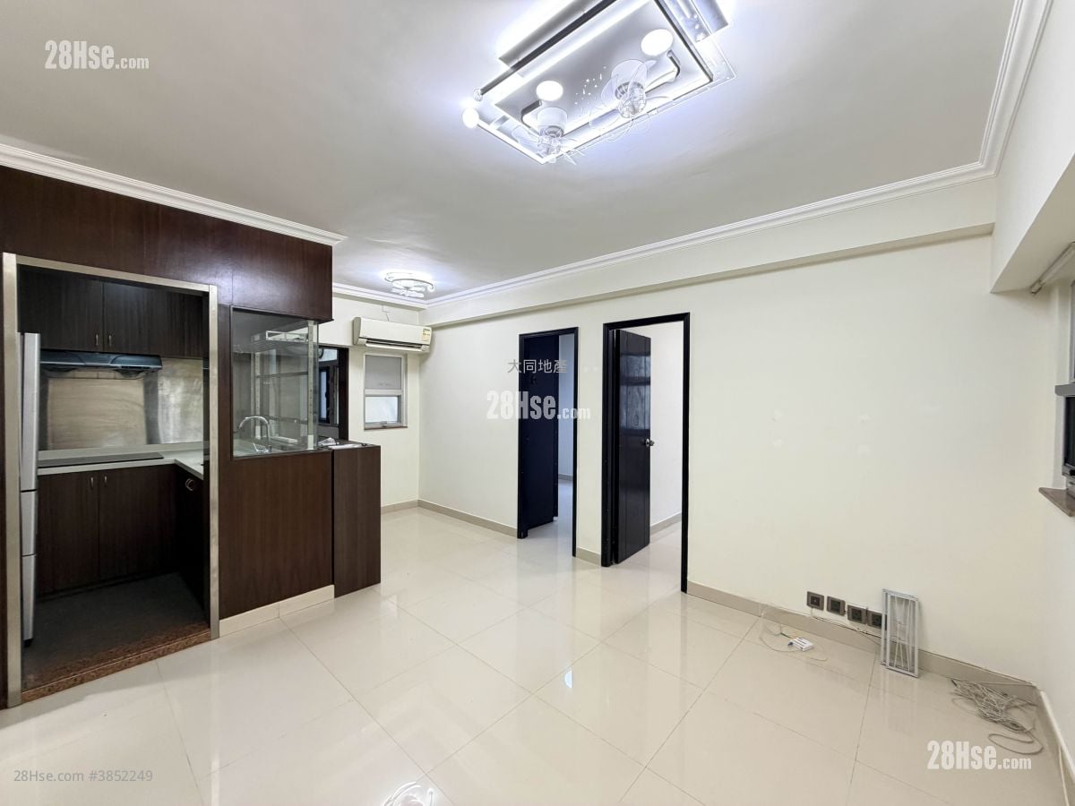 Mei Foo Sun Chuen Rental 2 Bedrooms , 1 Bathroom 464 ft²