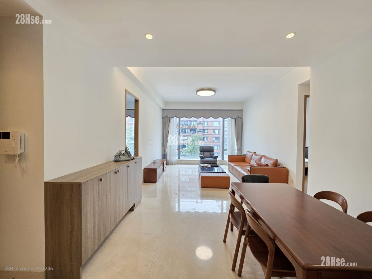 Cristallo Sell 1,310 ft²