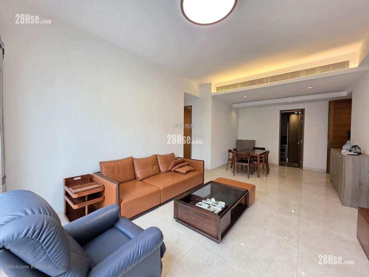 Cristallo Sell 1,310 ft²