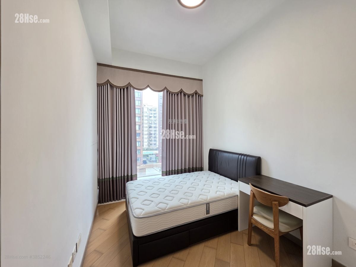 Cristallo Sell 1,310 ft²