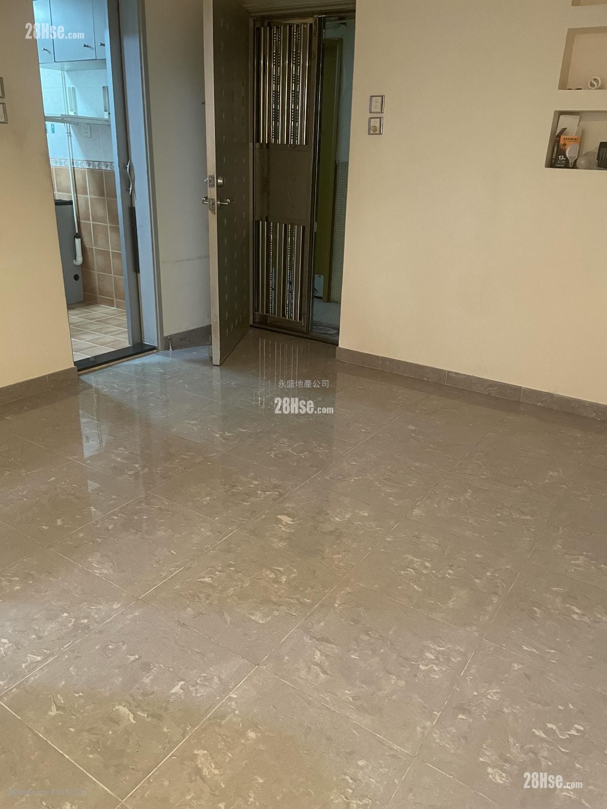 Kam Shek Building Rental 3 Bedrooms , 1 Bathroom 407 ft²