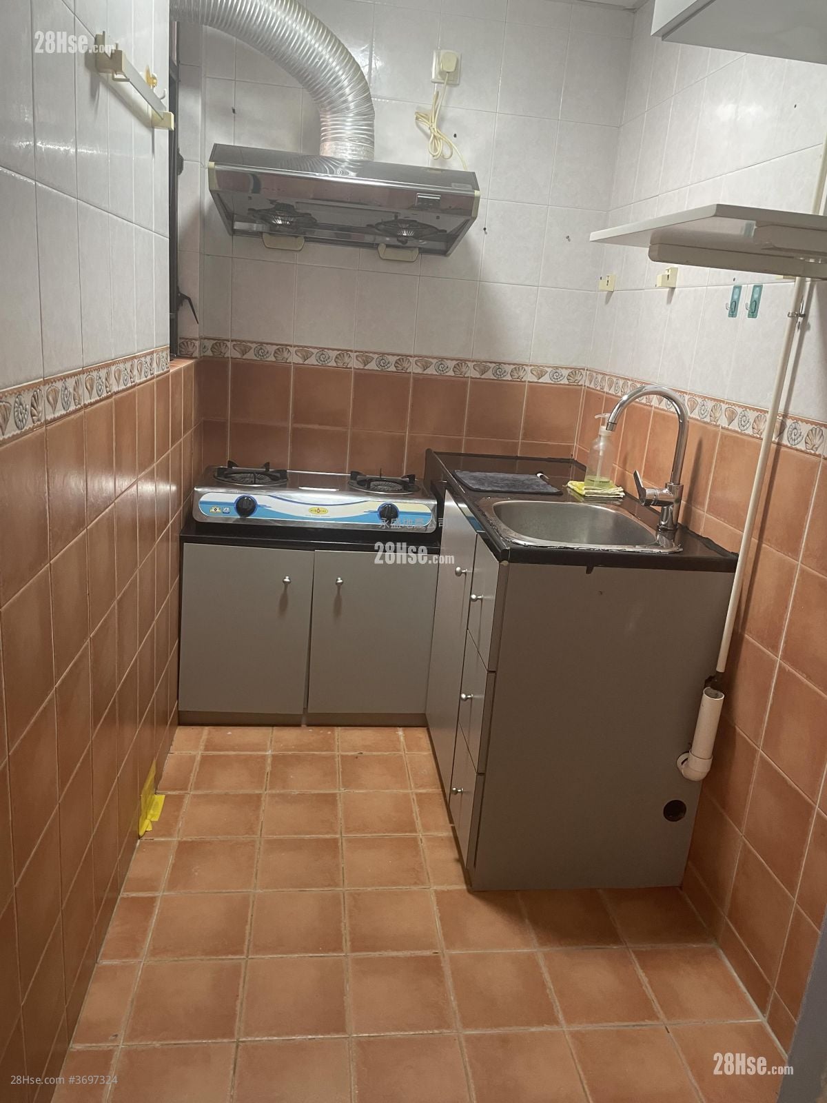 Kam Shek Building Rental 3 Bedrooms , 1 Bathroom 407 ft²