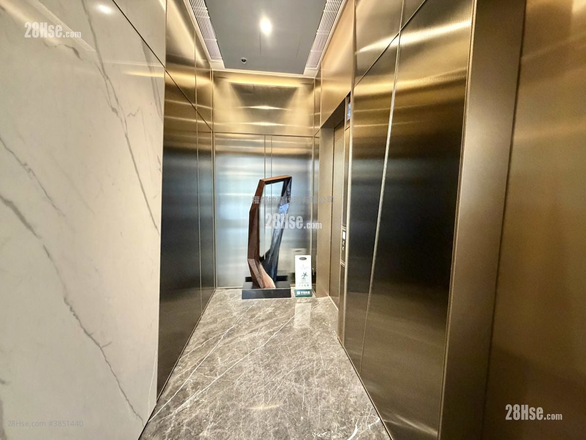 Twin Victoria Rental Studio , 1 Bathroom 250 ft²