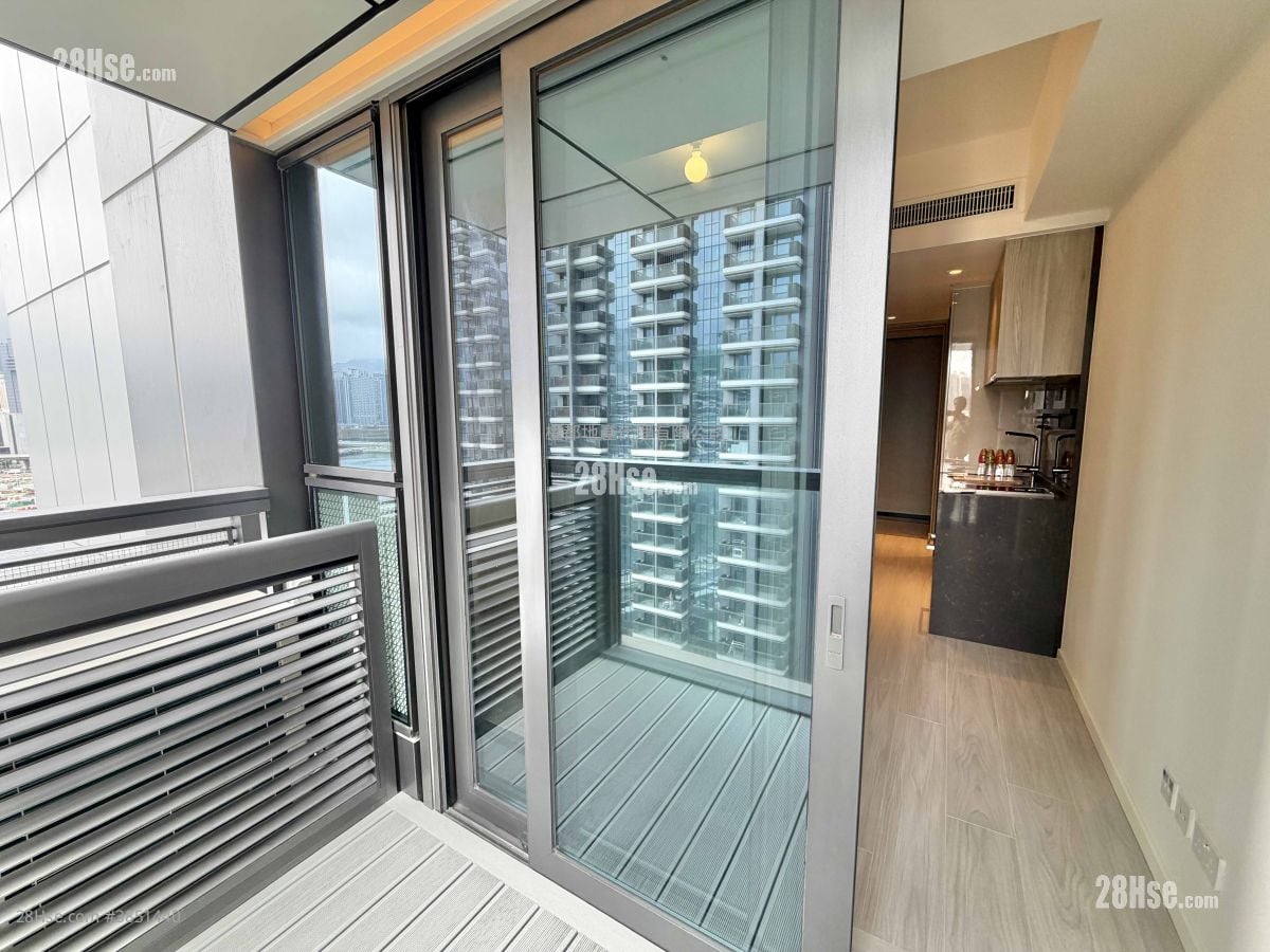 Twin Victoria Rental Studio , 1 Bathroom 250 ft²