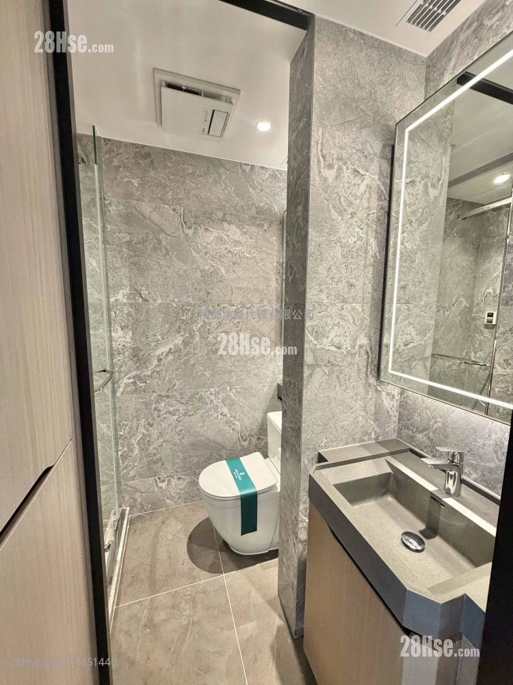 Twin Victoria Rental Studio , 1 Bathroom 250 ft²