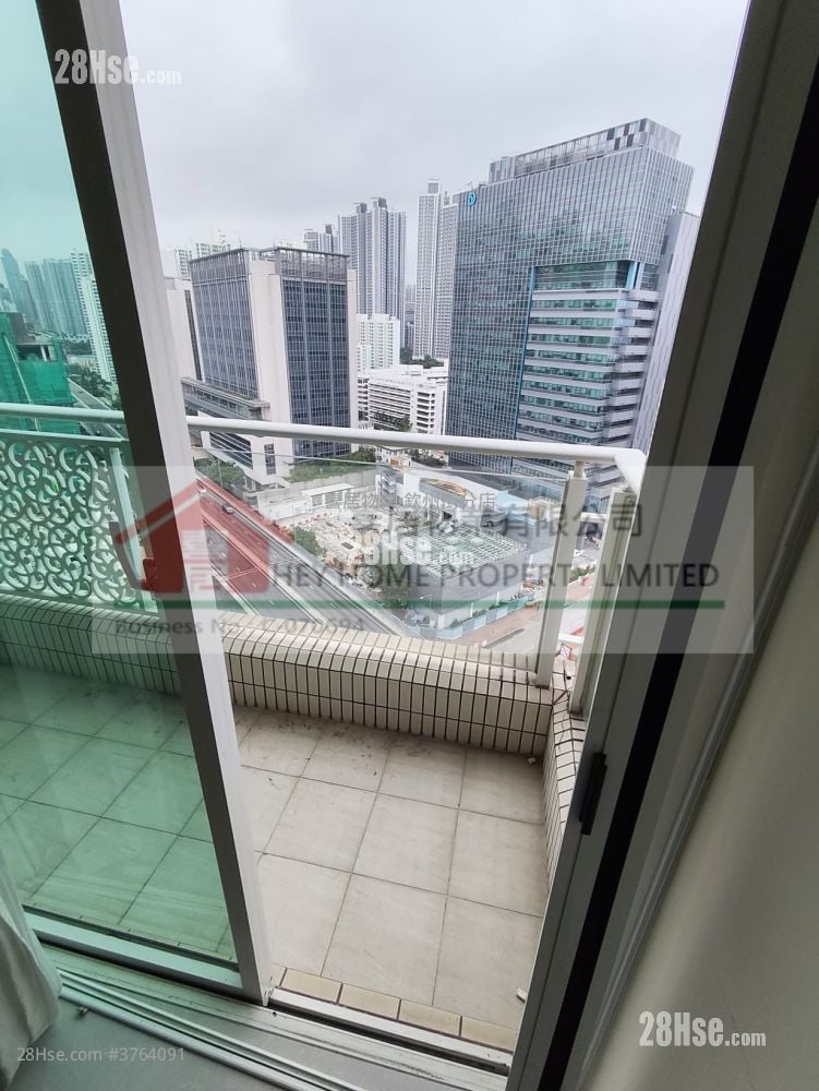 The Sparkle Sell 3 Bedrooms , 2 Bathrooms 720 ft²