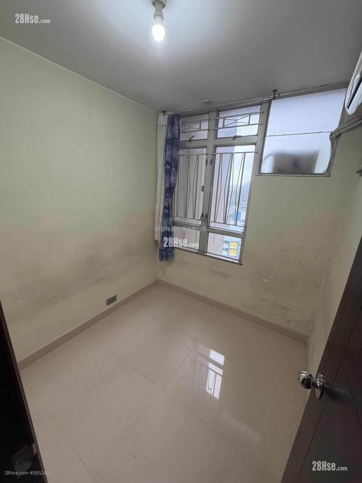 Yu Tung Court Sell 3 Bedrooms 646 ft²