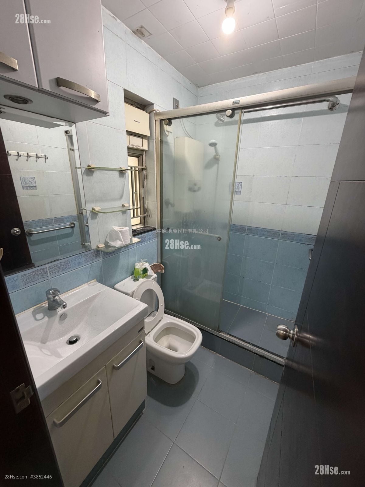 Yu Tung Court Sell 3 Bedrooms 646 ft²