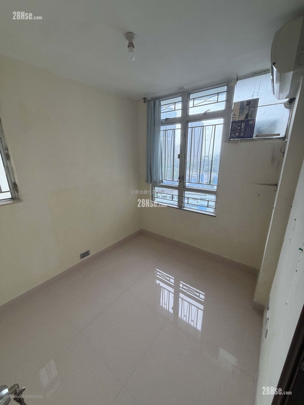 Yu Tung Court Sell 3 Bedrooms 646 ft²