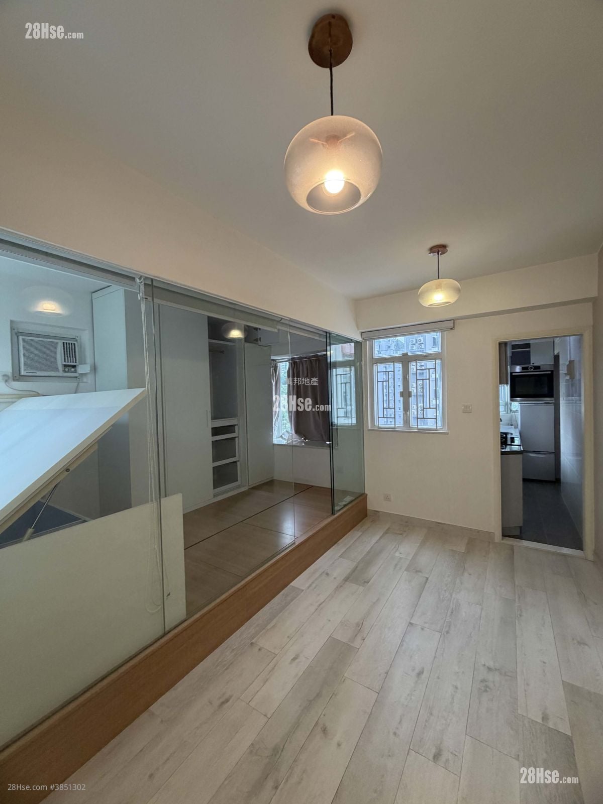Hung Fook Court Sell 2 Bedrooms , 1 Bathroom 300 ft²