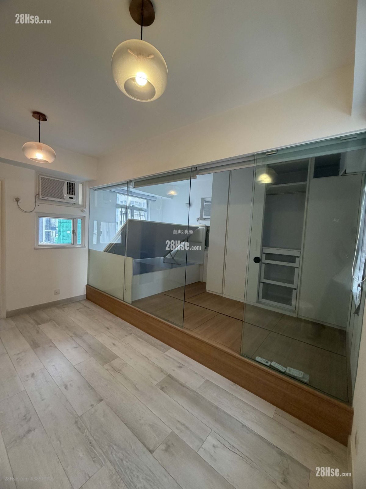Hung Fook Court Sell 2 Bedrooms , 1 Bathroom 300 ft²