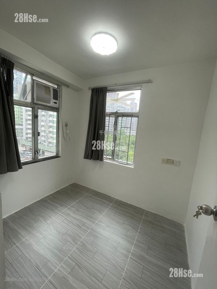 Career Court Sell 2 Bedrooms , 1 Bathroom 248 ft²